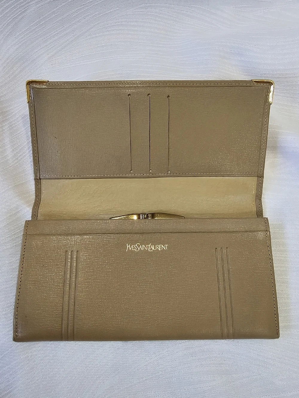 Yves Saint Laurent Tan Leather Vintage Continental Wallet with Gold Corners - Picture 7 of 12